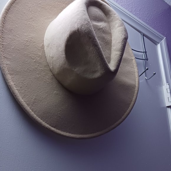 Fedoras - Picture 6 of 10
